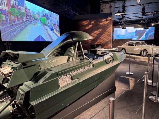 James Bond boat