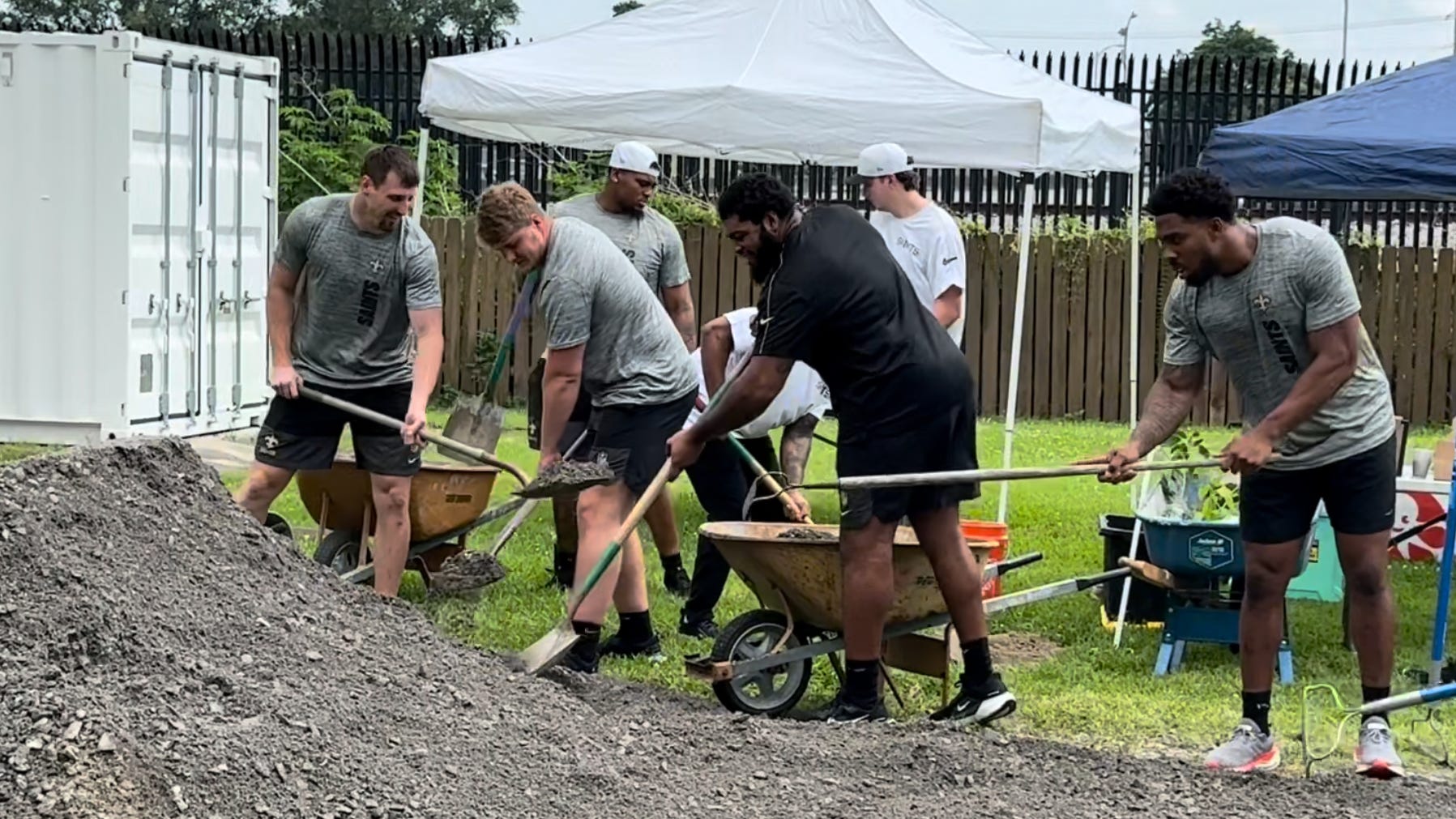 Saints players, staff refurbish Hollygrove community center: 'We’re all in this thing together'