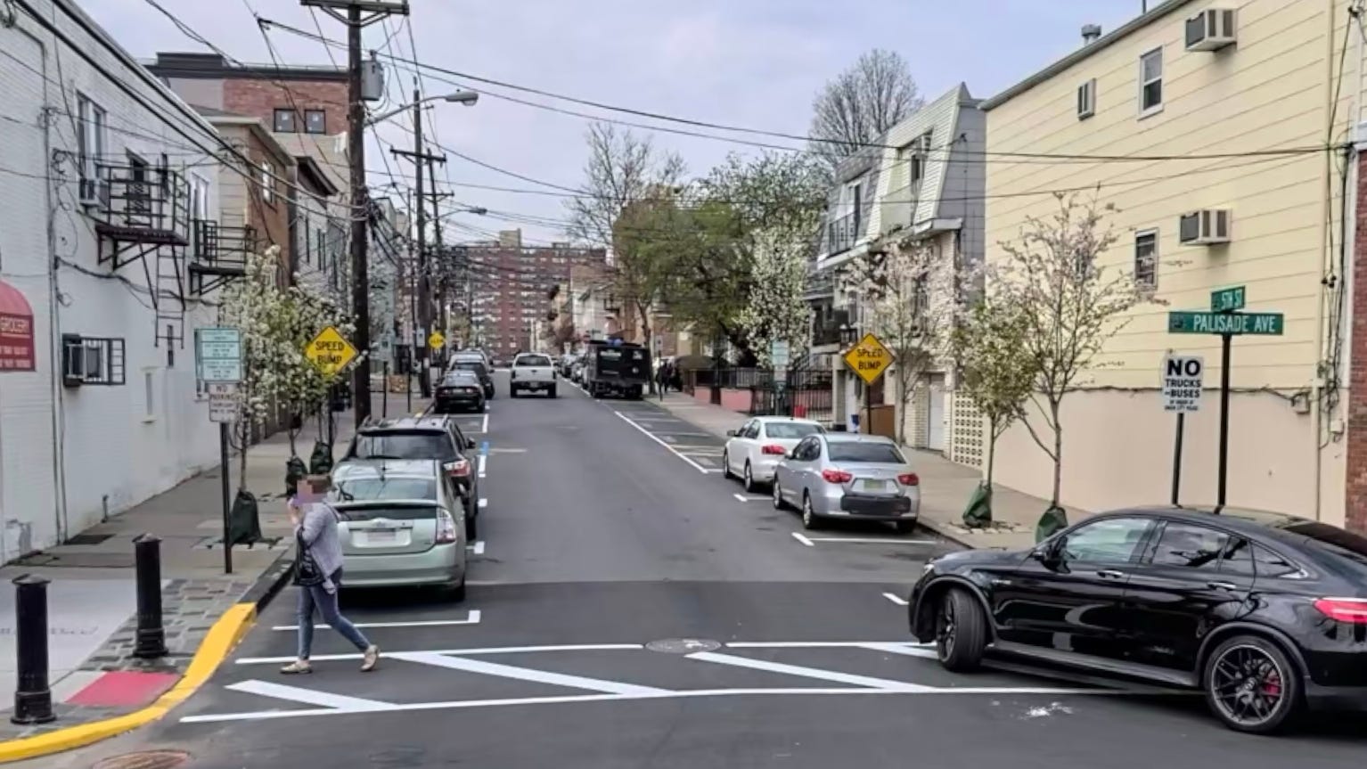 NJ traffic stop incident leaves cop with broken knees, 4 arrested