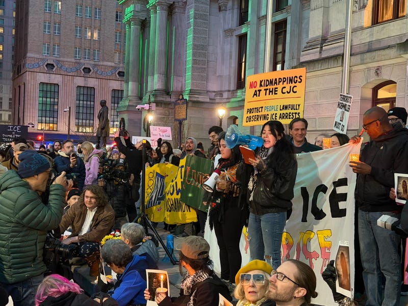 Juntos' Erika Guadalupe Nunez speaks at the vigil and rally at Philadelphia City Hall for Renee Nicole Good.