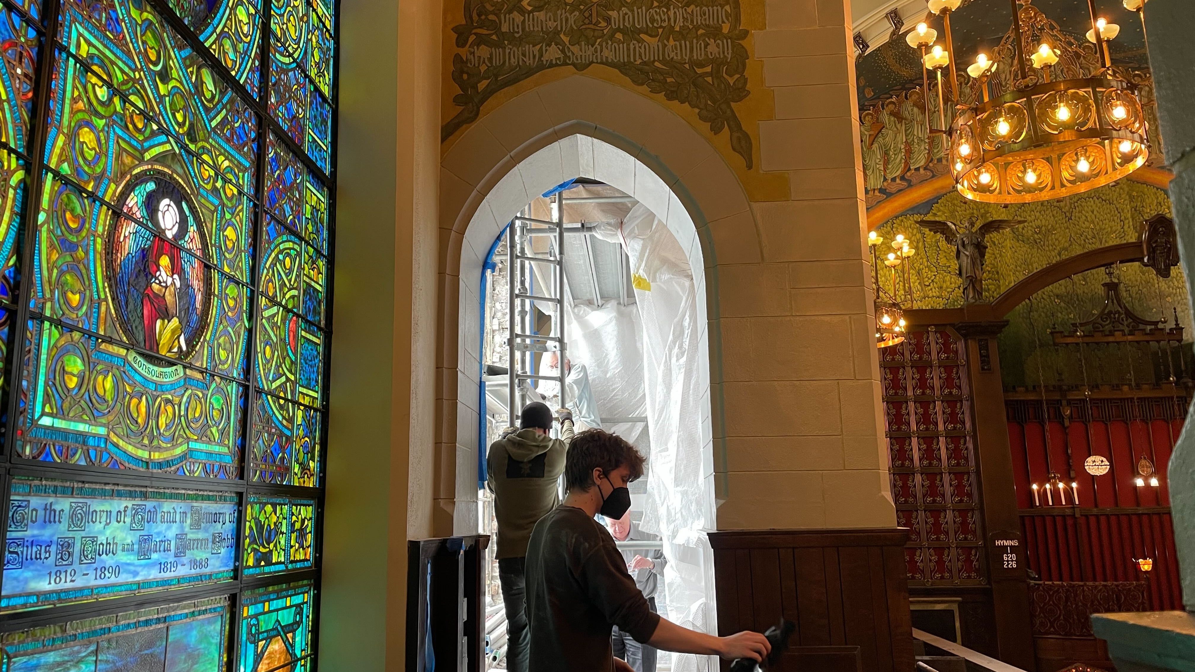 121-year-old Tiffany window at Chicago church to be restored