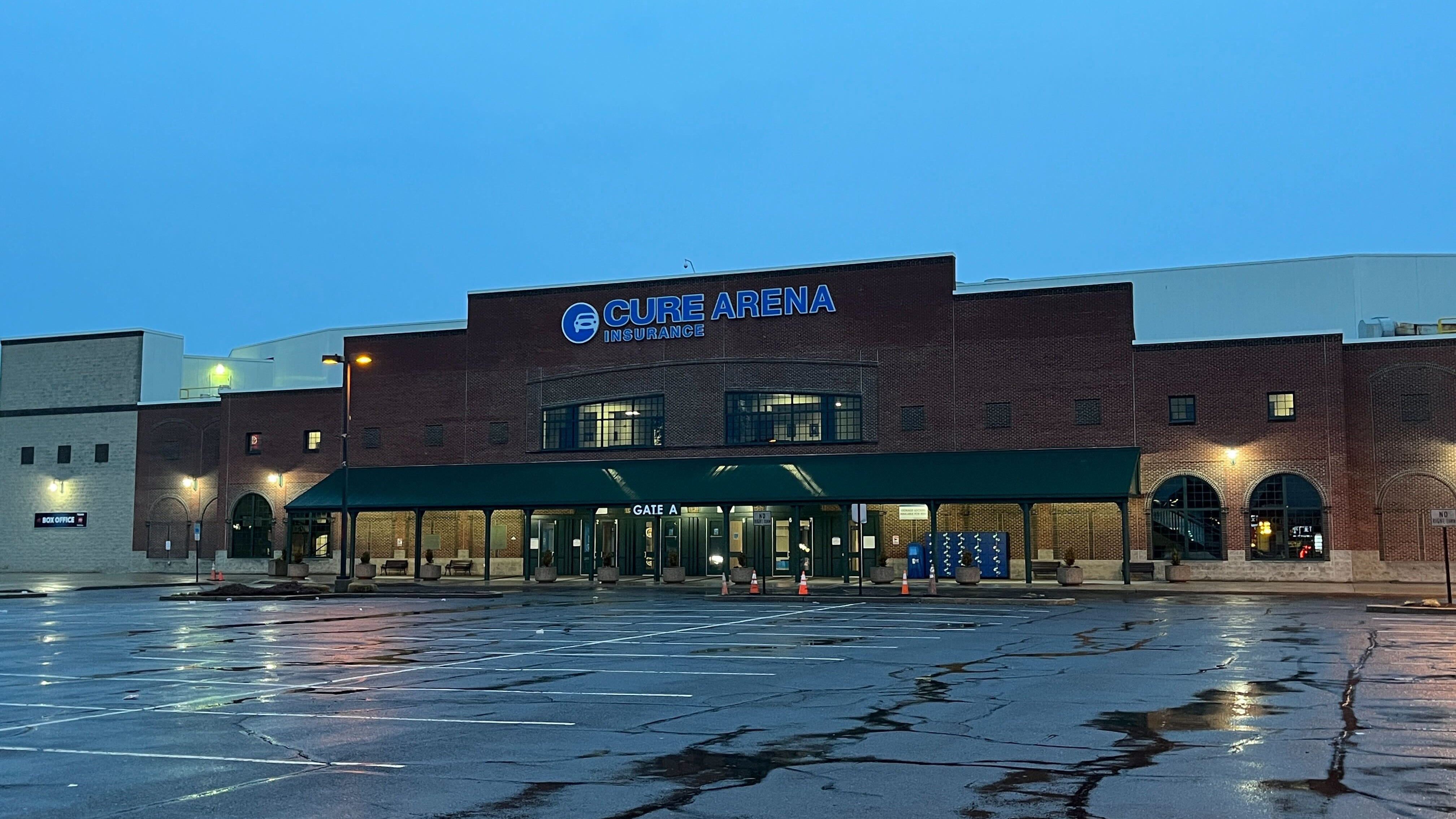 Man fatally stabbed at high school basketball tournament in Trenton
