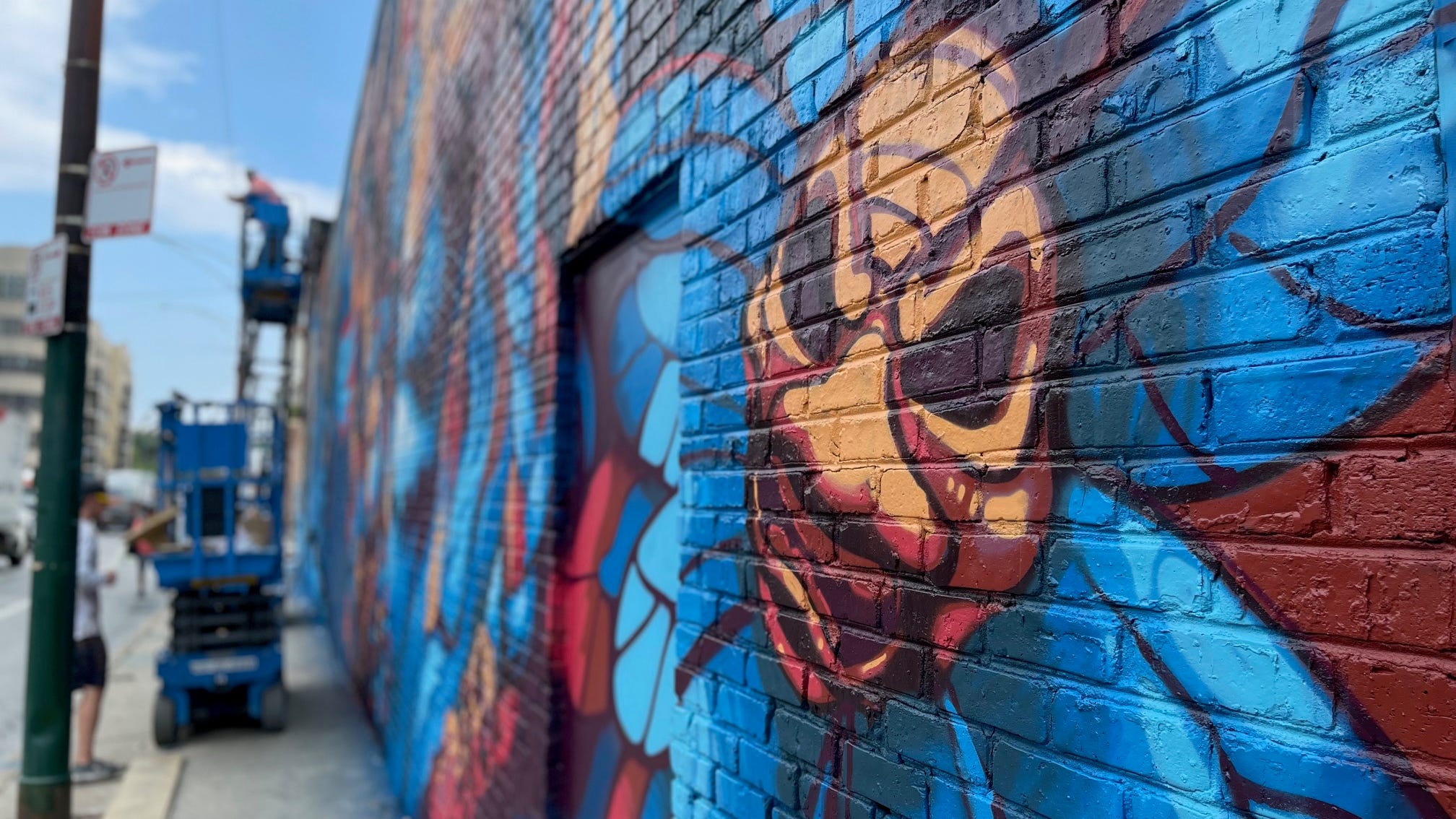 City's largest mural fest brings color to Chicago's neighborhoods