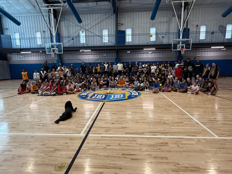 Steelers rookies team pic with students at Best of the Batch