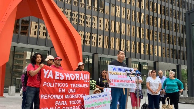 Activists rally in Chicago to help long-term undocumented immigrants find path to citizenship