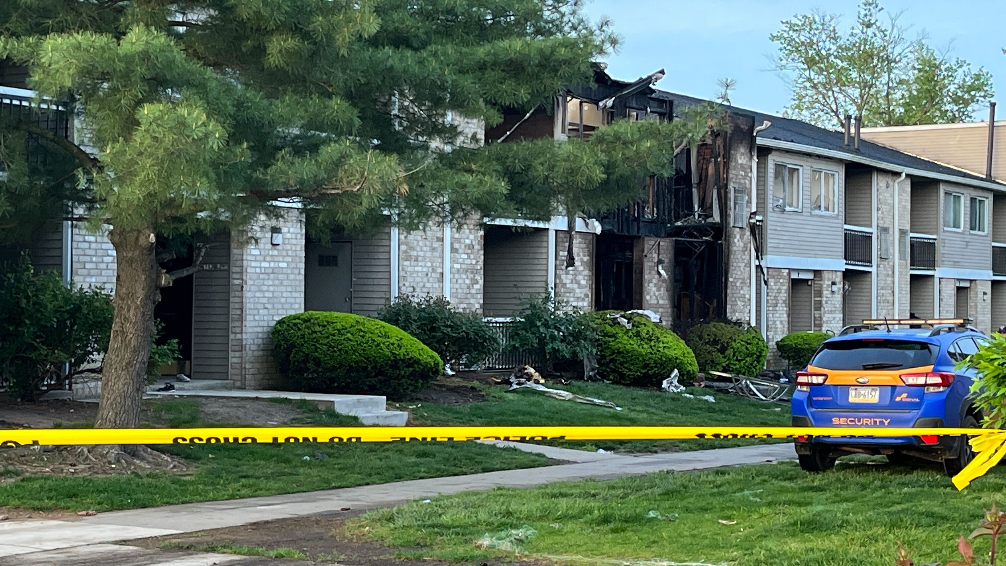 At least 1 dead, dozens displaced in NJ apartment complex fire