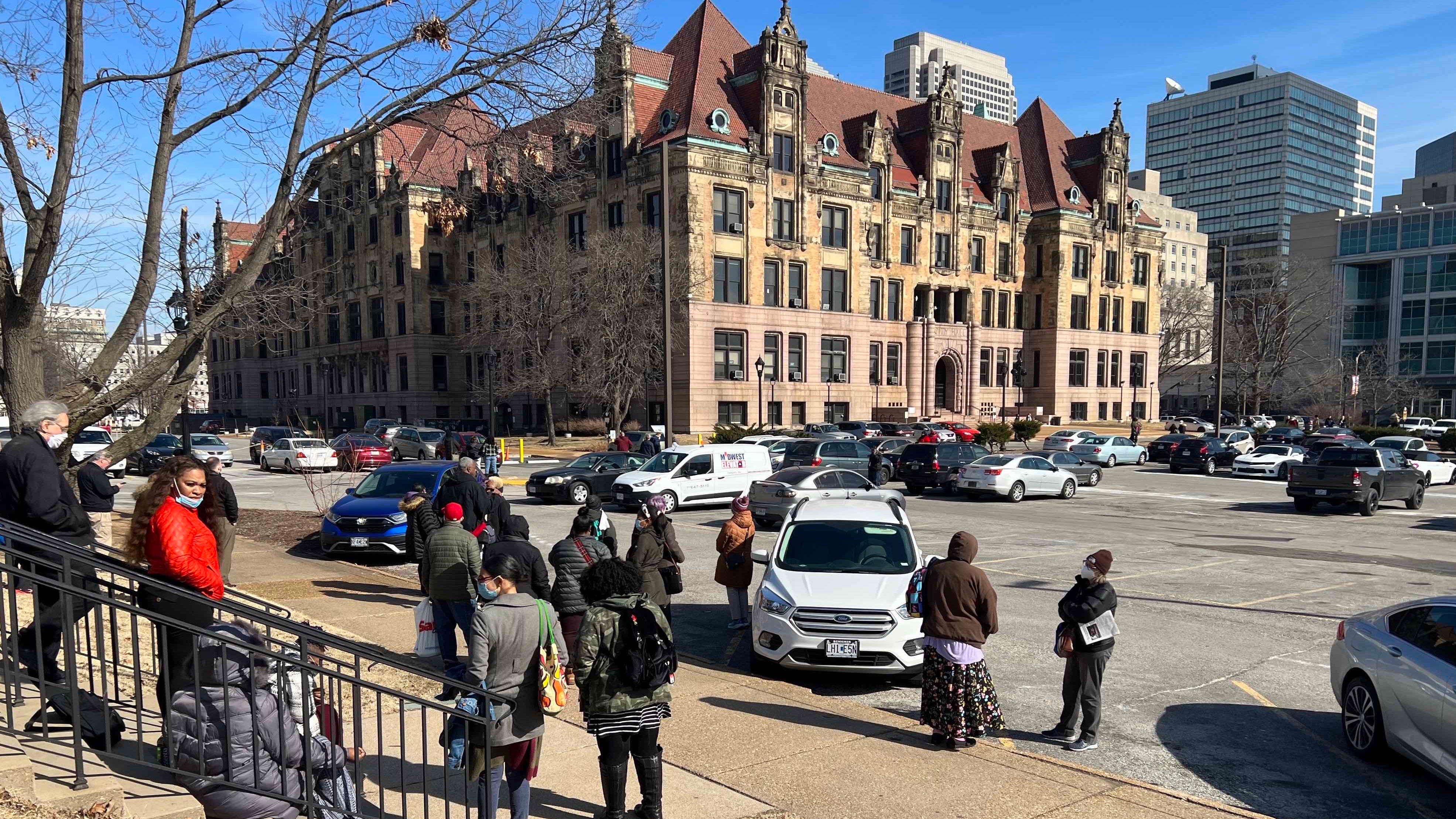 ALL CLEAR: St. Louis City Hall evacuated for bomb threat