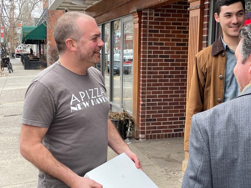 New Haven pizza expert and author Colin Caplan, at Modern Apizza, 2/9/23