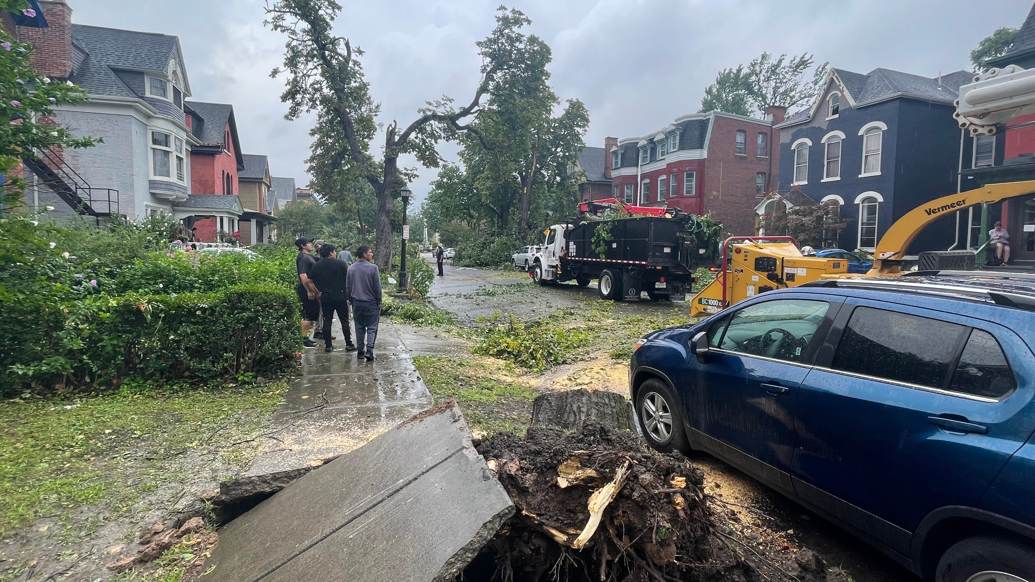 Buffalo residents stunned by EF-1 tornado that struck neighborhood on Monday