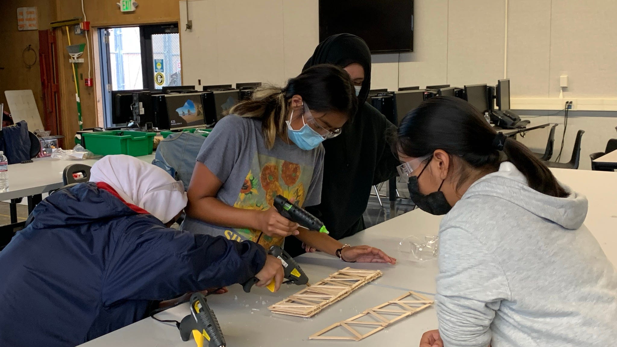 East Bay high school wants to increase women in STEM with 'Femineer' program