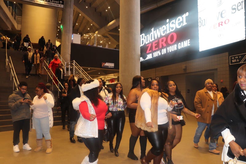 V103 Atlanta Winterfest 2022 State Farm Arena featuring Maxwell singer of hit song "Pretty Wings" and Jazmine Sullivan singer of the hit song "Feelings" on December 16 2022