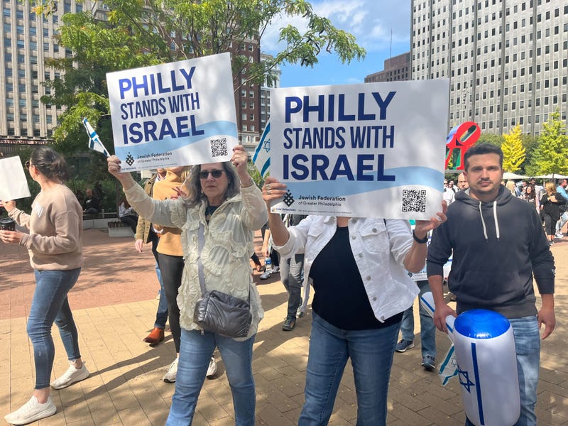 Some described a pro-Israeli event in Center City on Tuesday as more of a gathering of mourning than a rally.