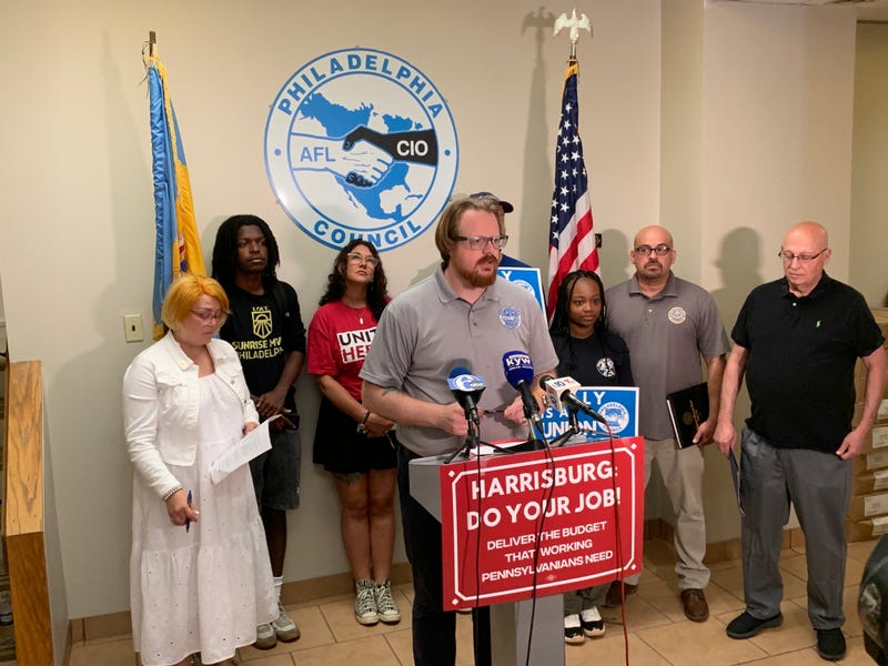 Philadelphia Council AFL-CIO President Danny Bauder calls on Harrisburg lawmakers to pass a budget.