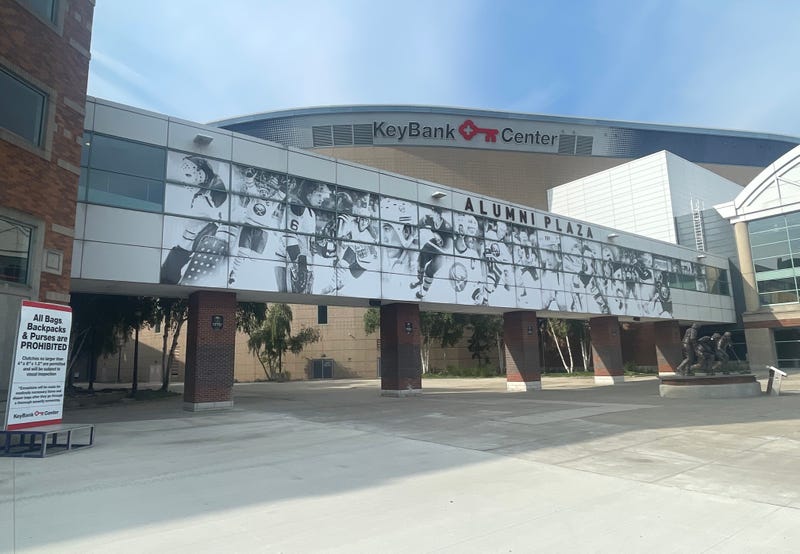 Alumni Plaza mural