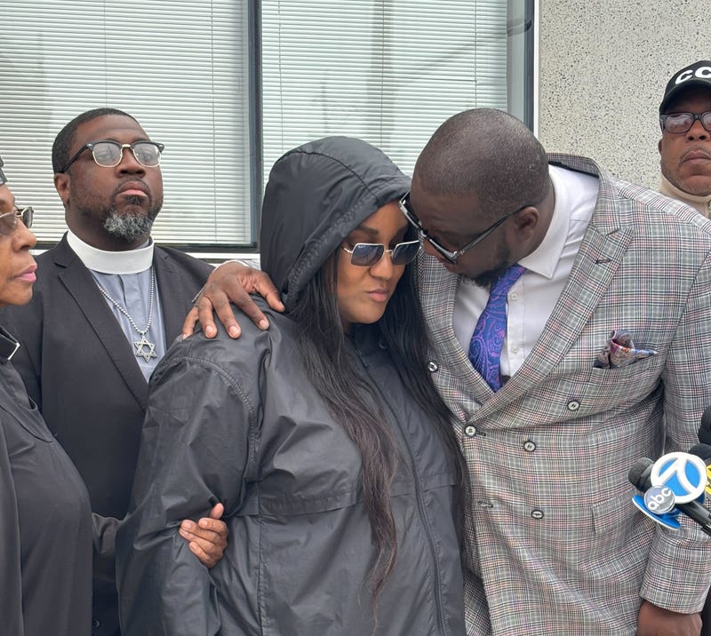 The grandmother of Montrell Williams joined civil rights leaders, including Rev. Kevin McCall, outside the 40th Precinct stationhouse on Monday