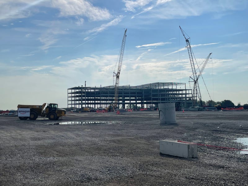 Construction of Amazon's new fulfillment center in the Town of Niagara