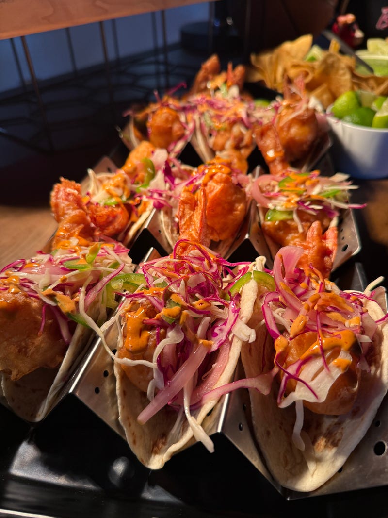 Fans heading to the United Center this season will find more than hockey and basketball on the schedule. The arena, in partnership with the Chicago Blackhawks, Chicago Bulls and hospitality partner Levy, has unveiled its biggest off-season food and beverage expansion yet.