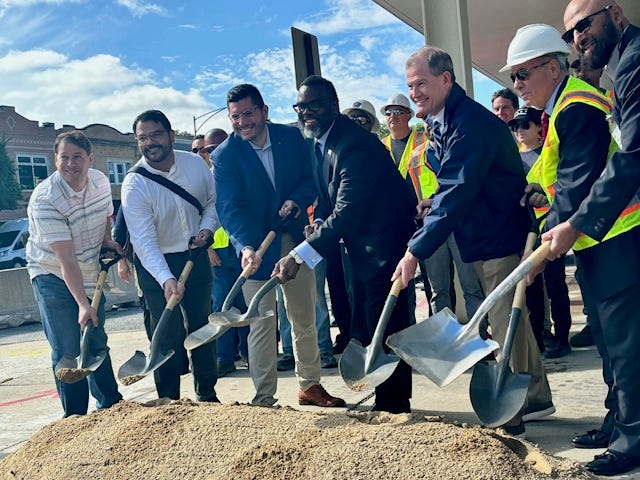 Elected officials attend groundbreaking ceremony in Chicago