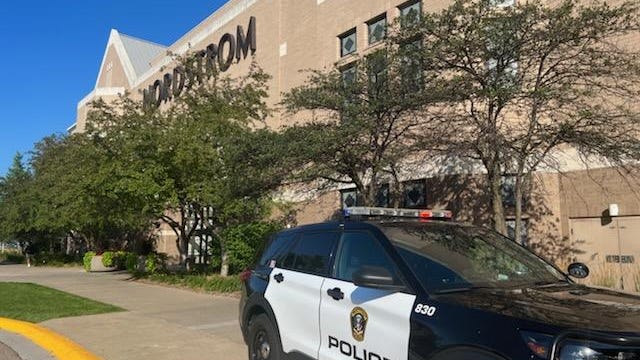 Police report shots fired at the Mall of America