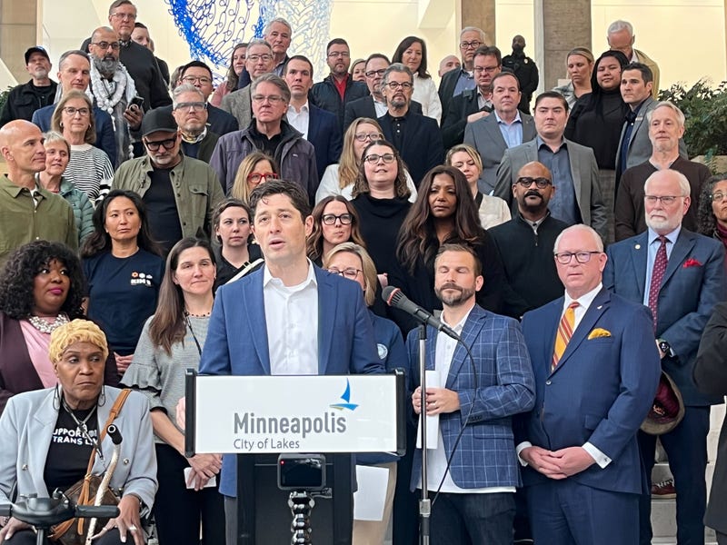 Minneapolis Mayor Jacob Frey speaks with hospitality and disability leaders.