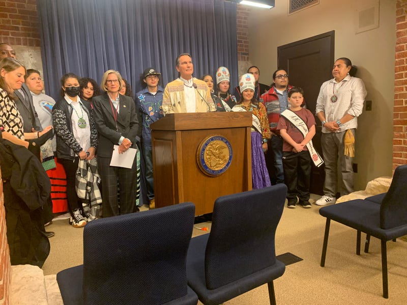 Springfield summit with lawmakers and Native Americans