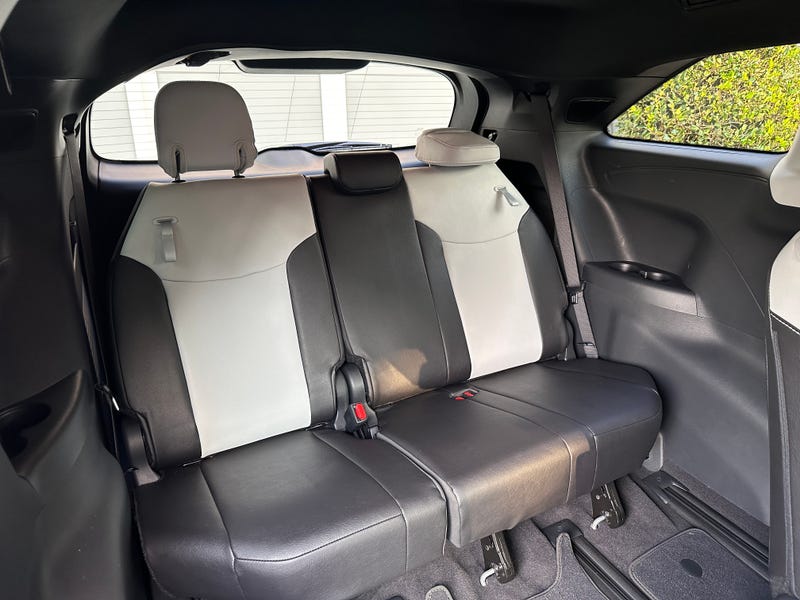 2025 Toyota Sienna 