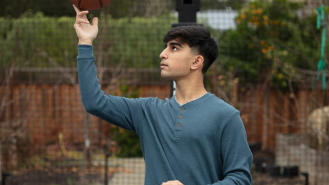KNX Hero of the Week is a high school student changing young lives through sports