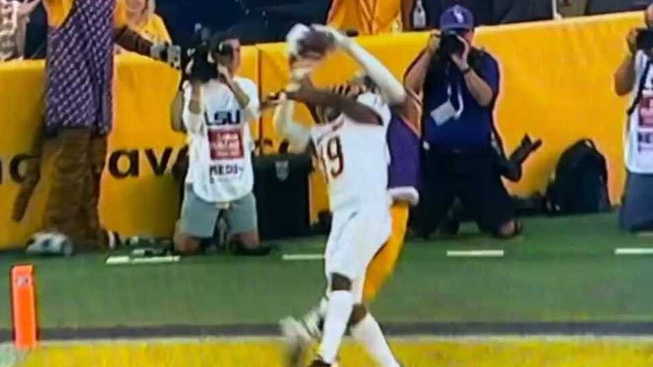 Watch: LSU freshman Deion Smith goes up over defender for incredible TD catch