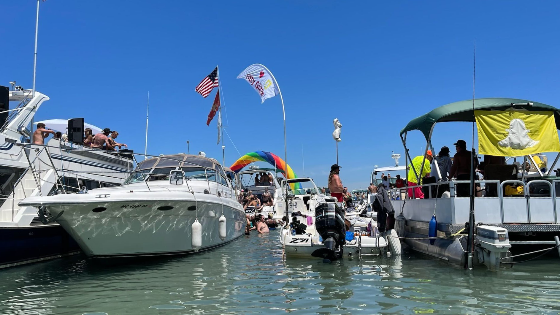 One of America's largest boat parties makes waves in Lake St. Clair during 48th annual Jobbie Nooner [PHOTOS]