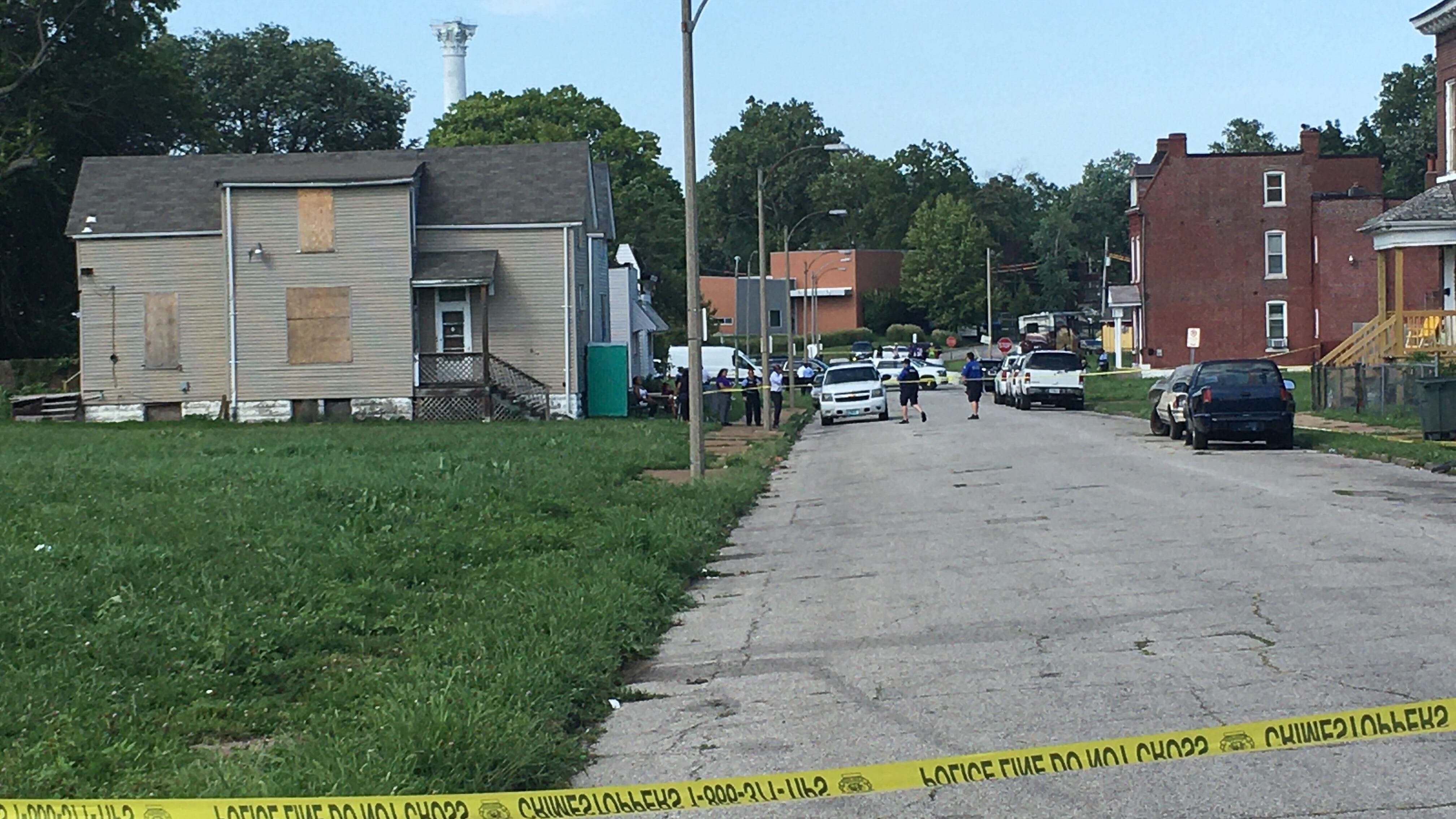 Teen arrested in connection to murder of woman, young daughter in St. Louis