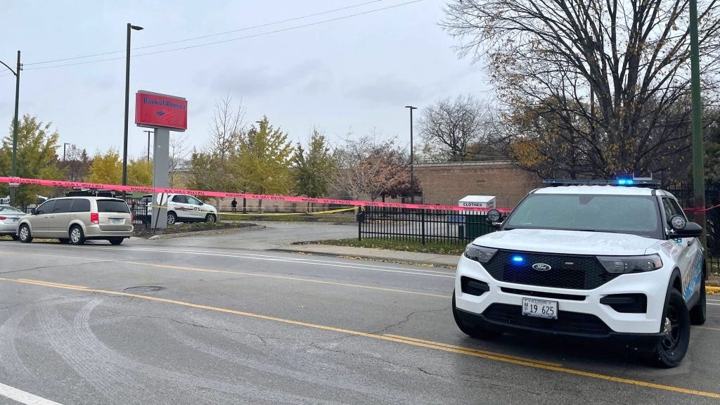 2 armored truck guards shot, critically wounded while loading ATM on South Side