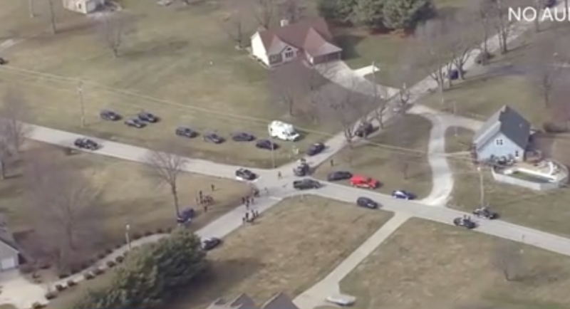 Two Independence, Missouri police officers shot, one killed, one wounded