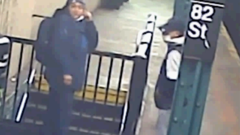 VIDEO: Man placed in chokehold during Queens subway station robbery, duo sought