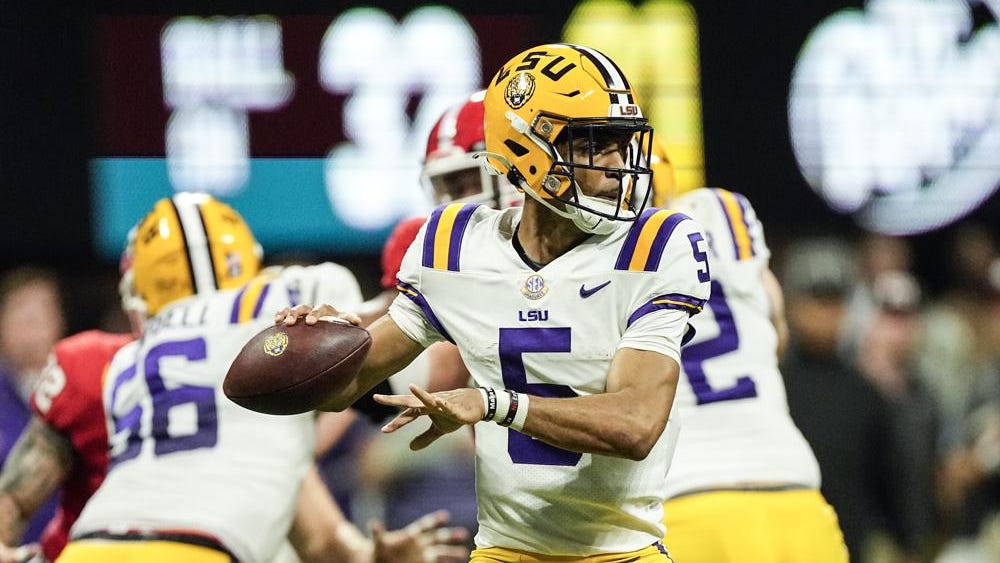 LSU QB Daniels hurt again, leaves SEC title game vs Georgia
