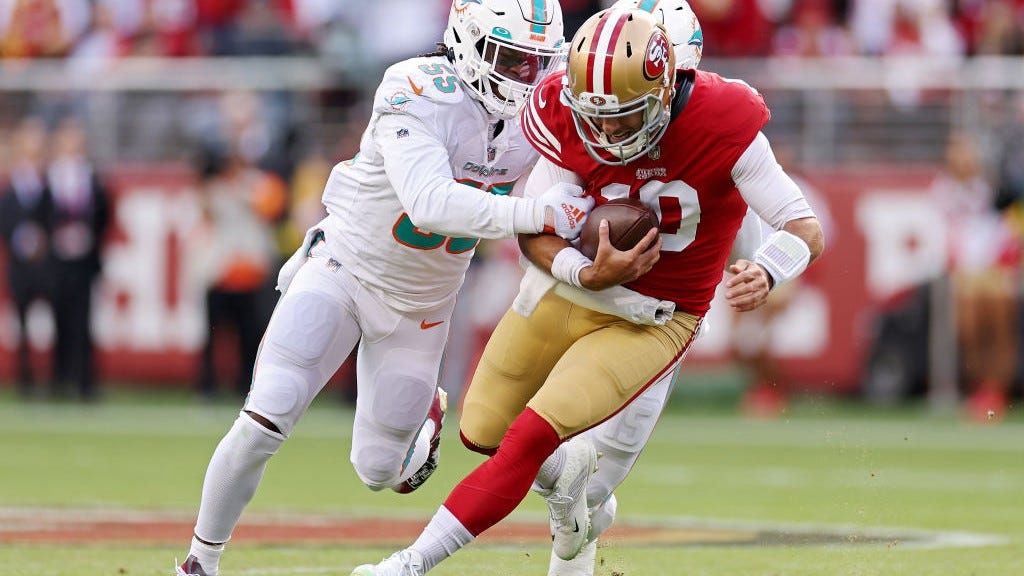 Report: Jimmy Garoppolo avoids surgery, could return in playoffs