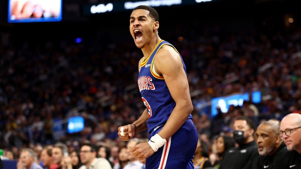 Warriors breeze by Lakers in regular-season home finale