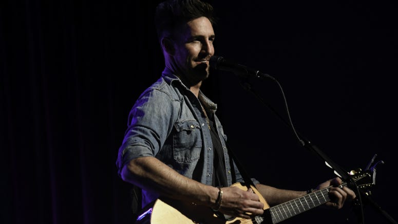 Jake Owen Goes Acoustic for Heartbreaking Ballad "In It"