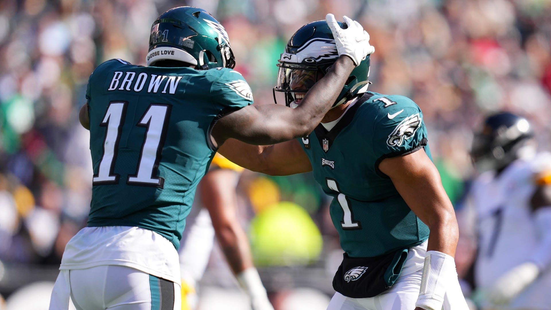 Jalen Hurts, A.J. Brown shine in Eagles' win over Steelers