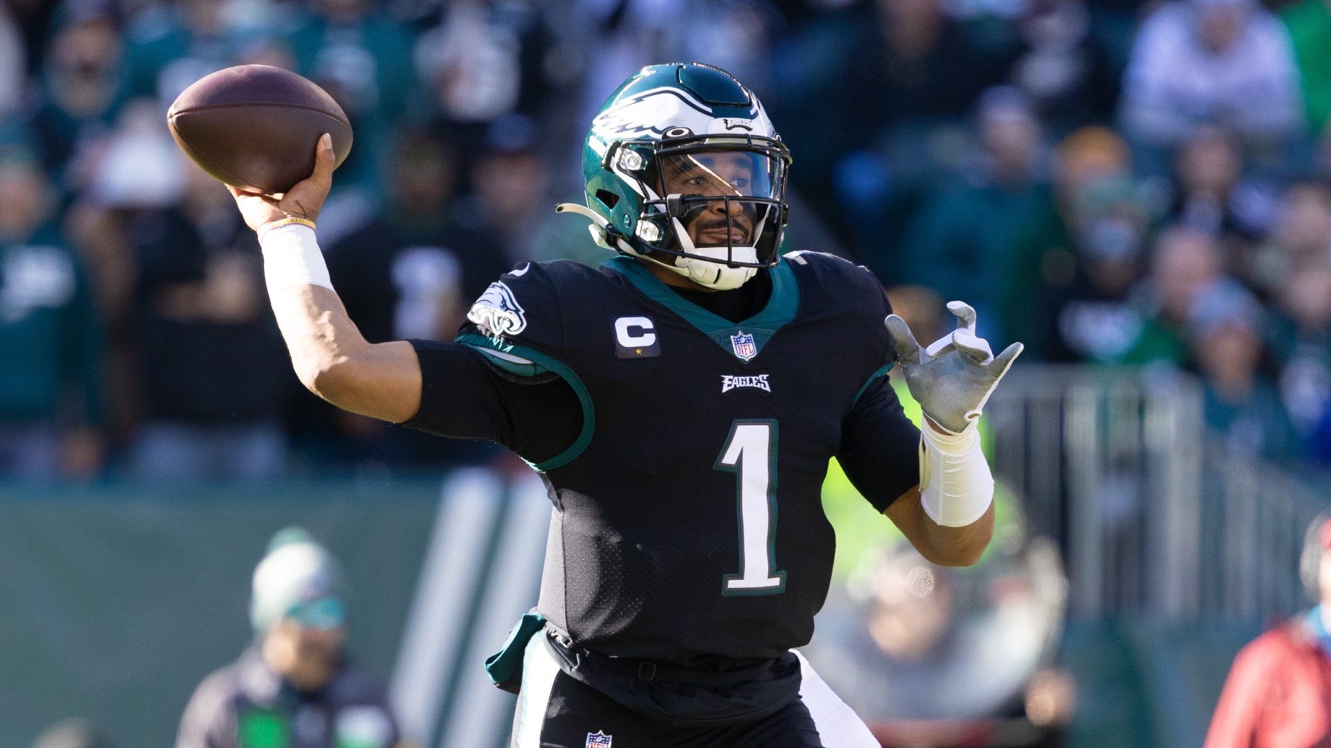 Eagles move into playoff spot with ugly, dominating win over Giants