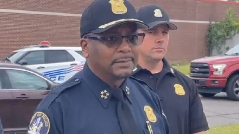 2 teen suspects arrested after 'completely unprovoked' attack on uniformed Detroit police officer at gas station