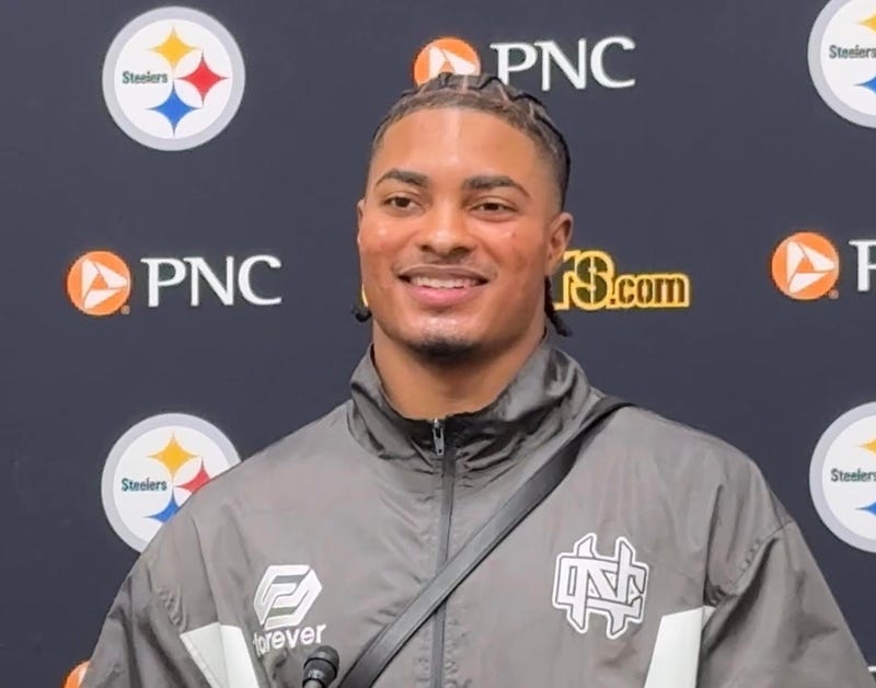 Jaquan Brisker at podium