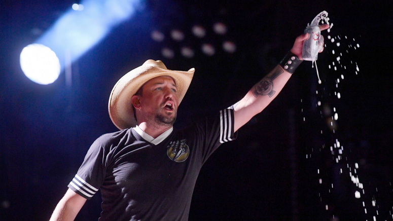 Jason Aldean Toasts Couple That Got Engaged During His Show