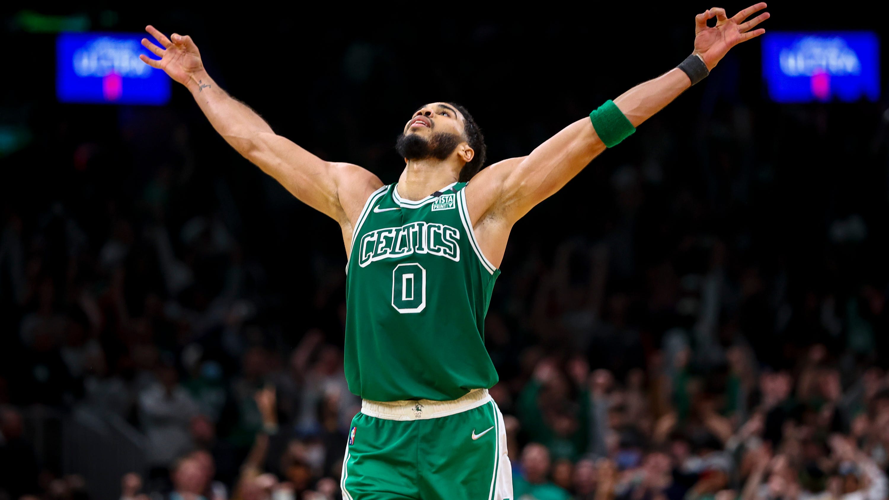 Jayson Tatum reaching superstar potential right before these doubting eyes