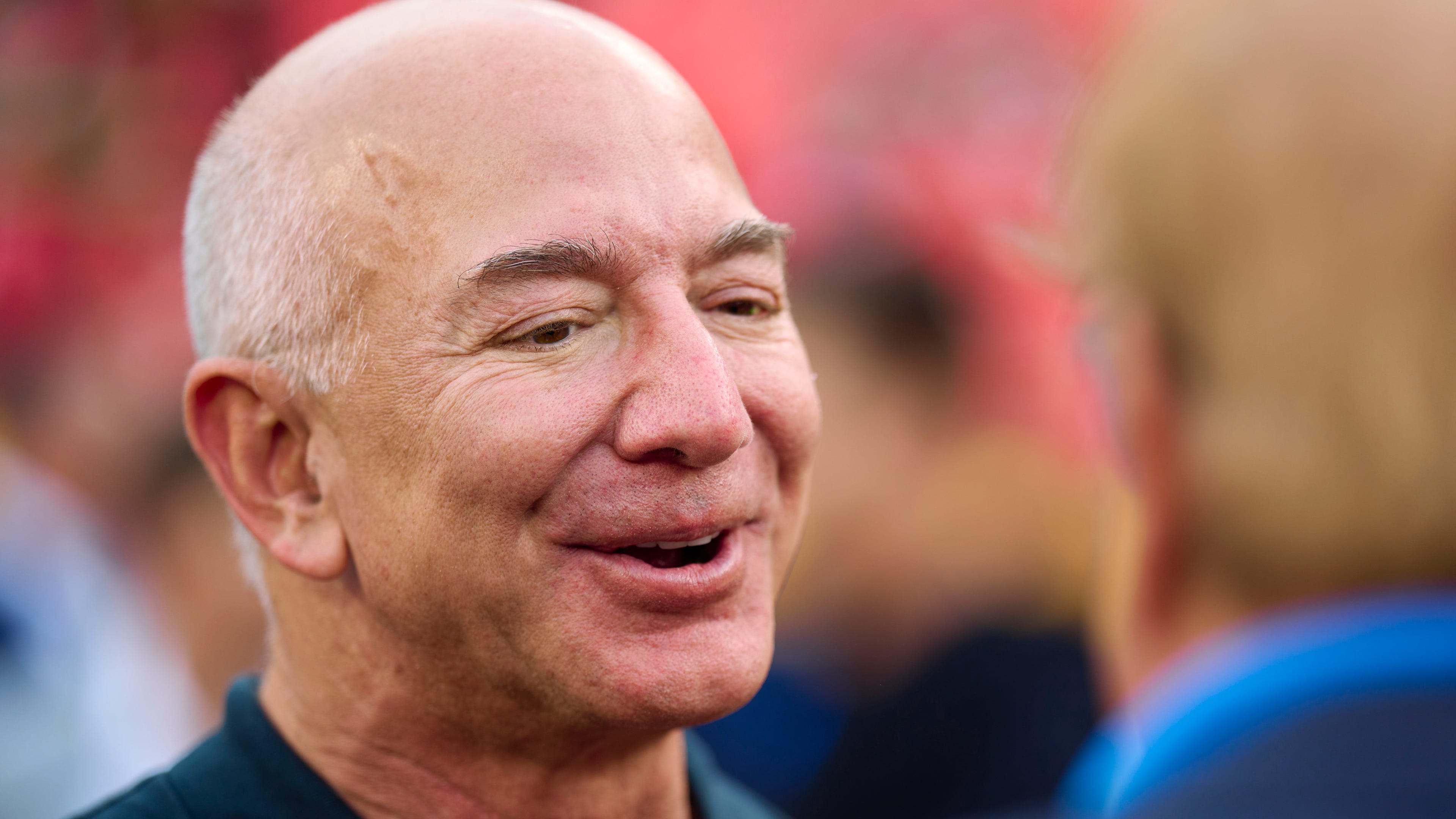 Jeff Bezos primed to make a run at Commanders ownership?