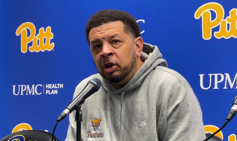 Jeff Capel at podium