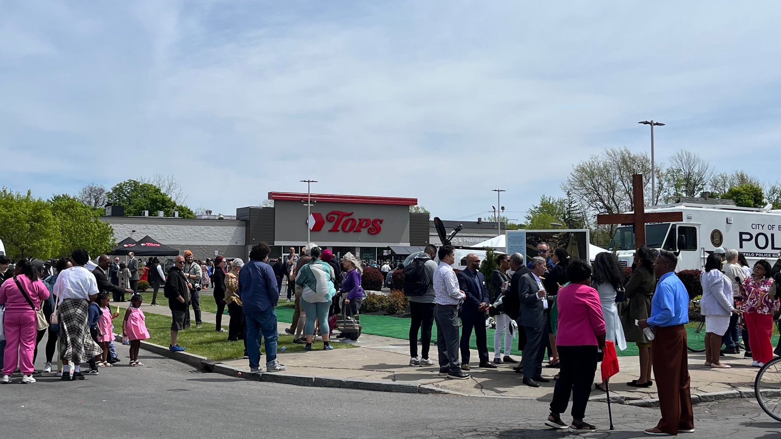 Organizer behind Jefferson Avenue Friday Night Live said "we need something uplifting"