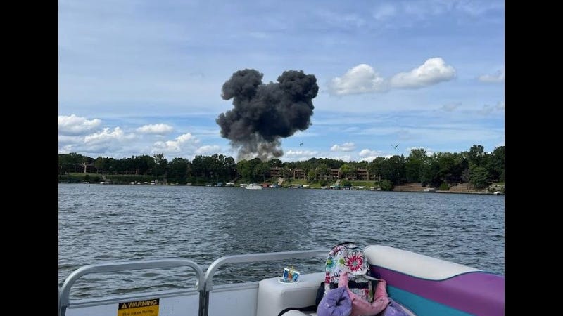 Jet performing at Thunder Over Michigan Air Show crashes into parking lot at apartment complex