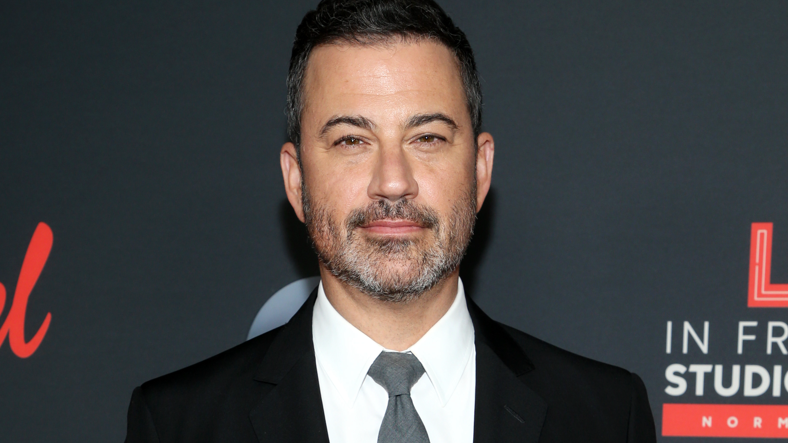 Jimmy Kimmel burns eyebrows and hair while cooking Thanksgiving dinner: 'Burnt hair–smoked turkey'