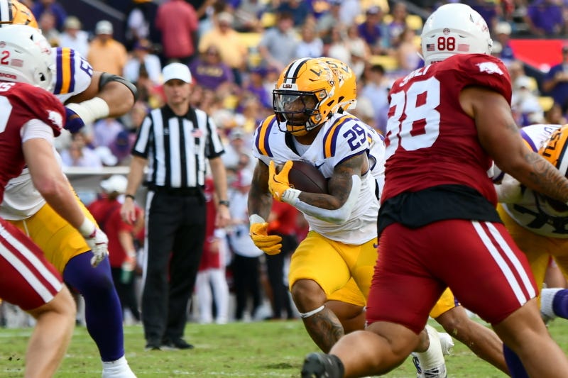 LSU beats Arkansas 23-22