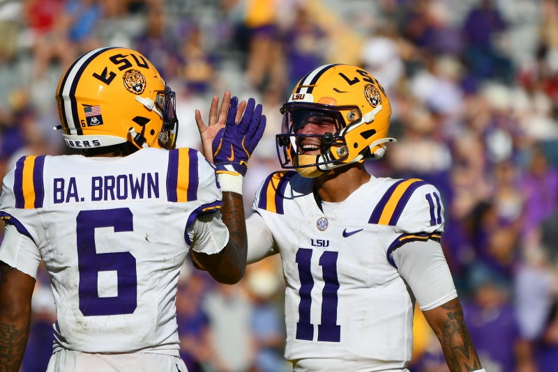 LSU beats Arkansas 23-22
